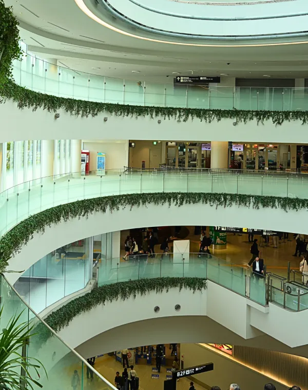 博多駅まで乗車1駅3分、福岡空港国内線ターミナルまで車で5分